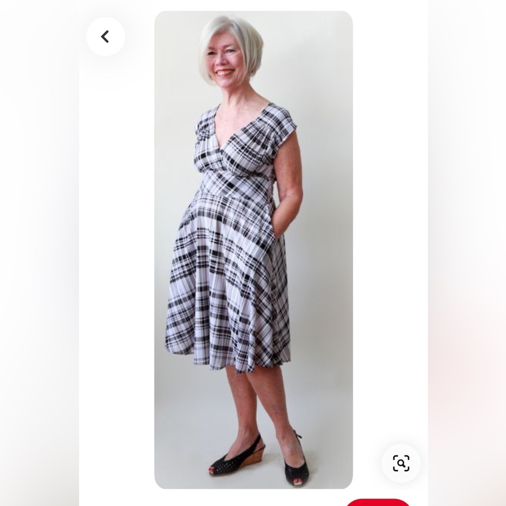 Karina Nora Dress, size M/L